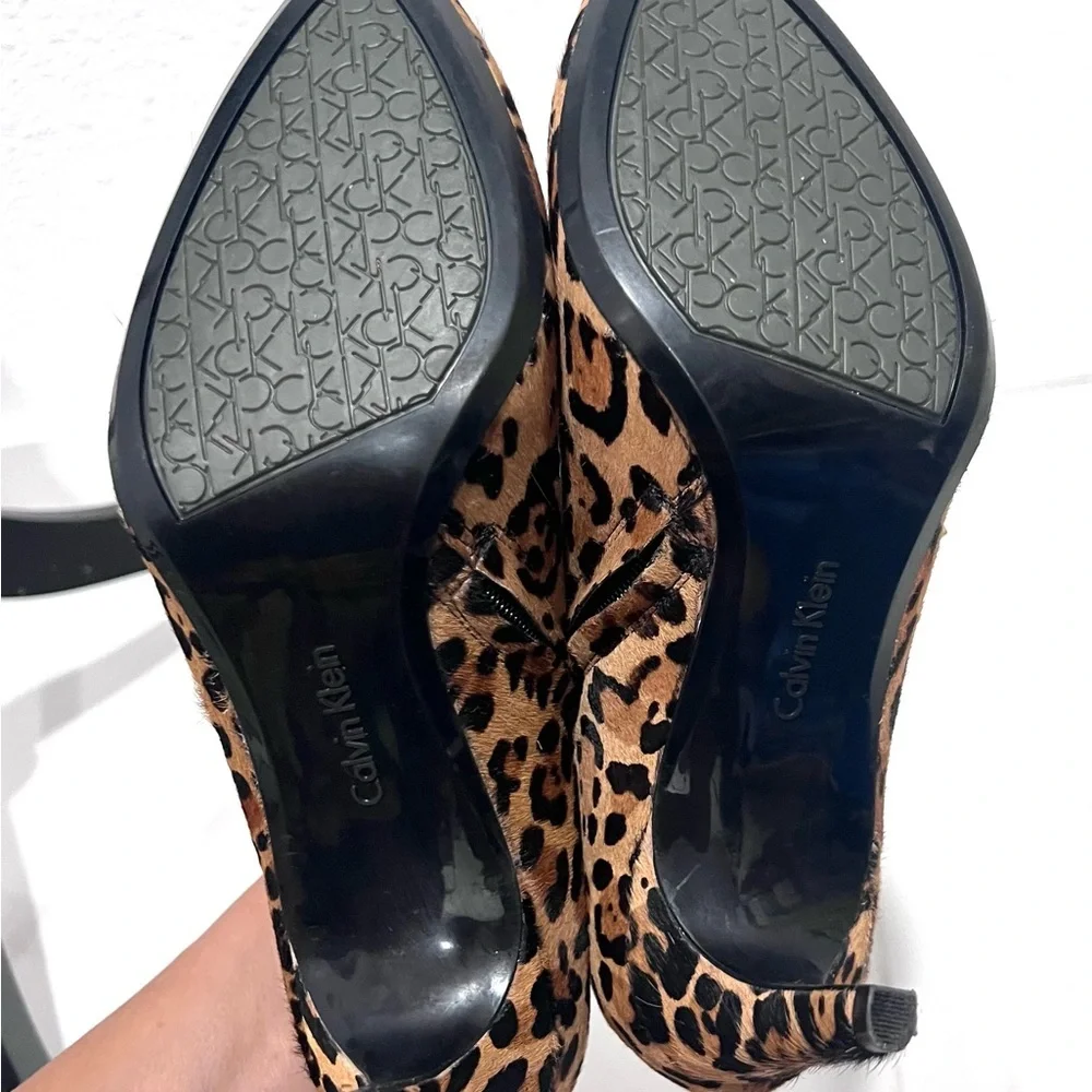 Calvin‎ Klein Jeanna Leopard Print calf hair Ankle Boots 10